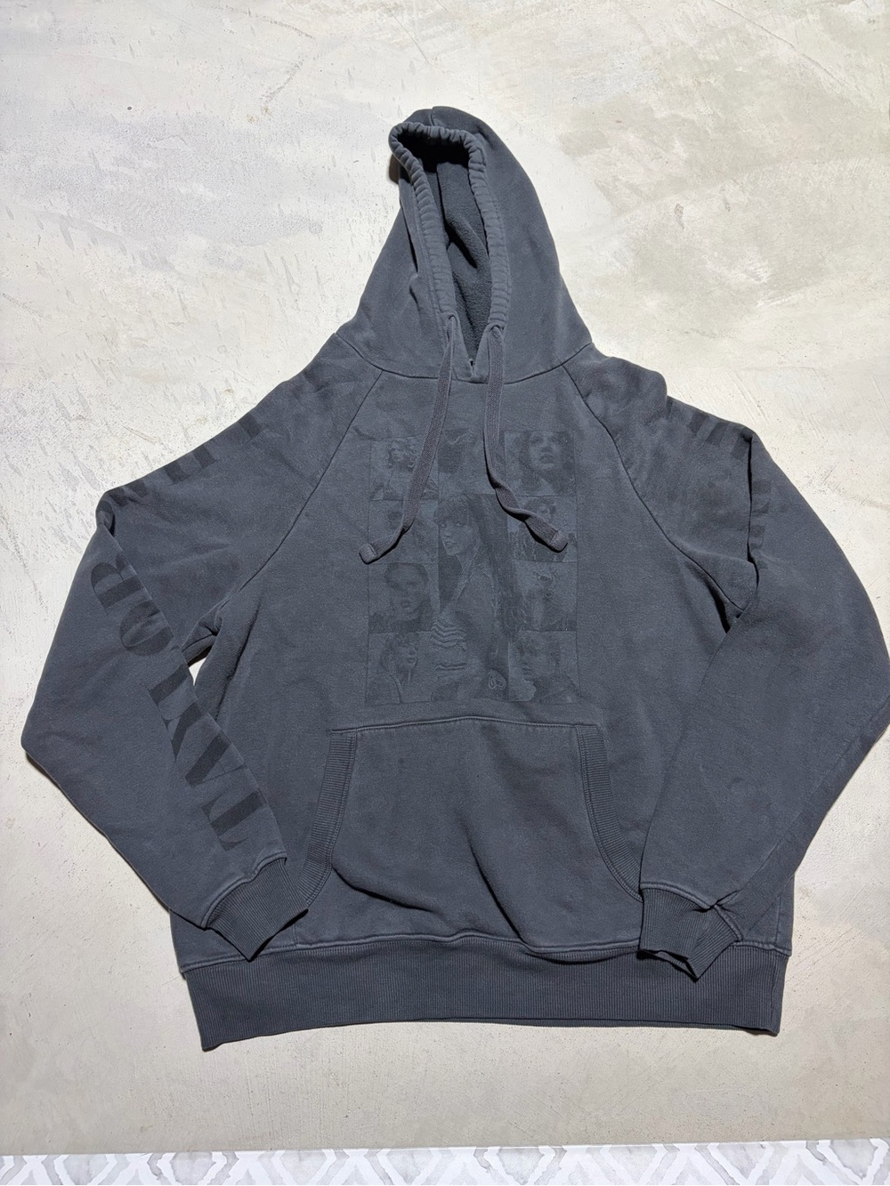 Taylor swift eras tour Dark Gray Graphic Pullover Hoodie small